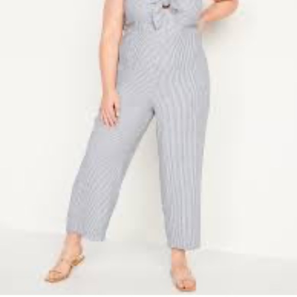 NWT L Striped Smocked Cropped Knotted
Sailor/coastal Linen-Blend Cami Jumpsuit - Picture 10 of 11